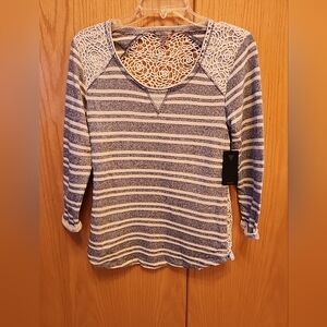 GUESS NWT Striped Long Sleeve Top with Lace Detail.  Vacation Summer  Sz M